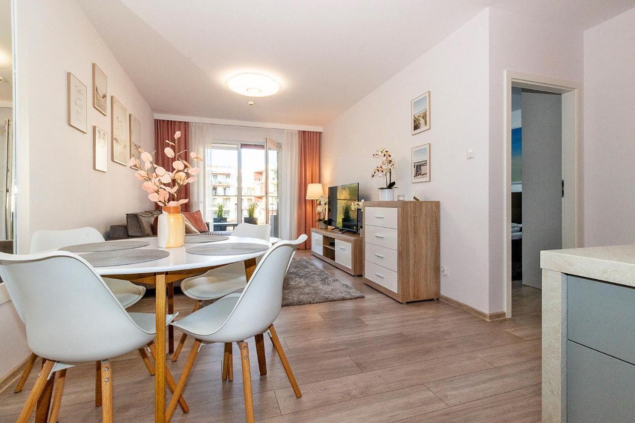 Omi Apartments Колобжег Экстерьер фото